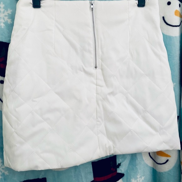 -Large - White -Forever 21 - Mini Skirt - Picture 2 of 3